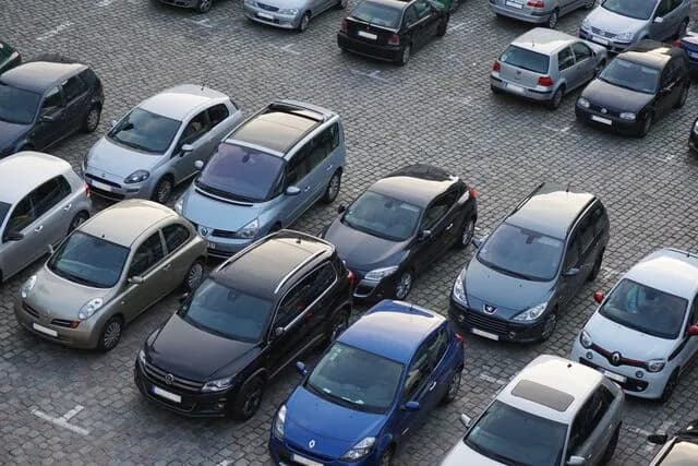 La Guida Definitiva per Parcheggiare a Como: Sicuro, Comodo e Senza Stress